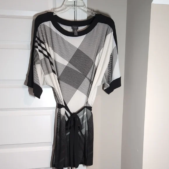 Chico's Geometric Black and White Blouse - Picture 1 of 3